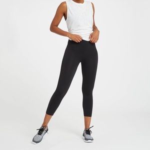 Spanx Look at Me Now Seamless Cropped Leggings